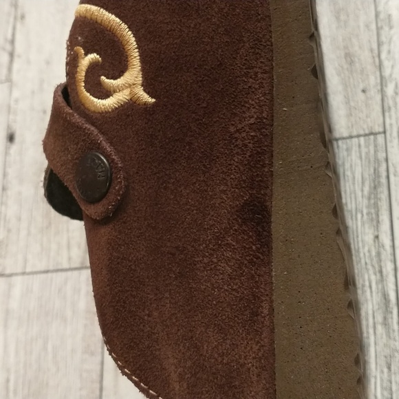Naots Scandinavian Collection Embroidered Suede Leather Clog Sz 8 - Picture 9 of 9